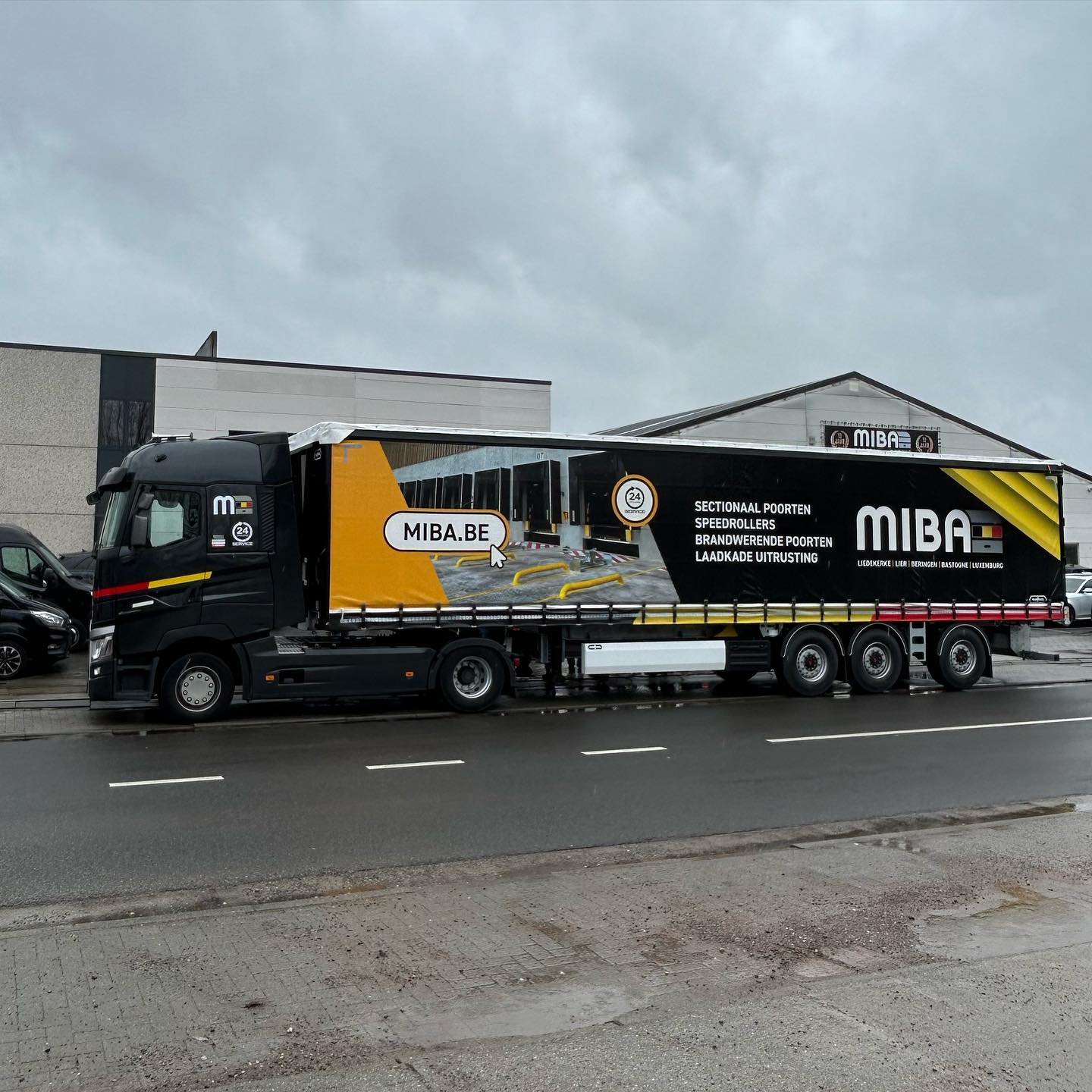 Vrachtwagen Miba Poorten